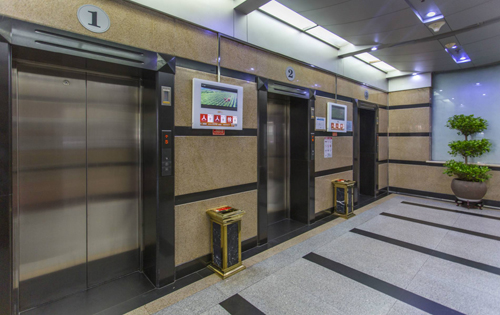 易亨大厦电梯